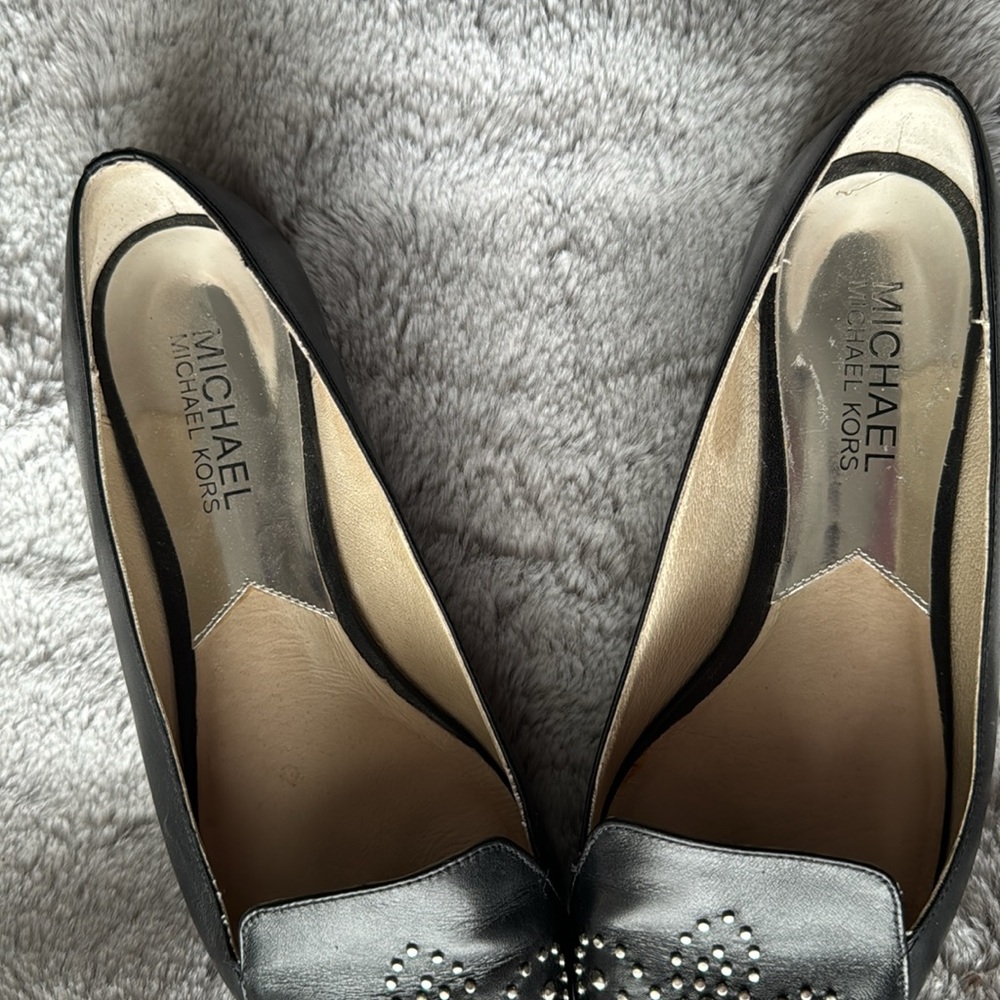 Michael Kors Women's Black Almond Toe Flat Shoes with Studded Design - Picture 8 of 8